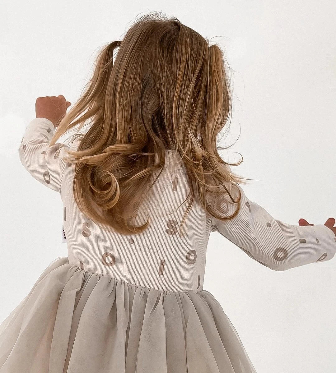 Ribbed Long Sleeve Tutu - Beige Comfy Collection 02 soll. the label