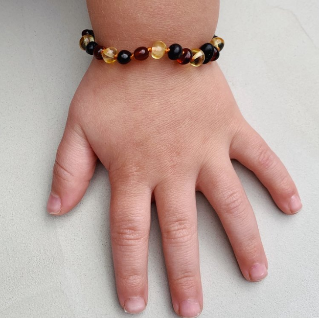 Cleanse & Co. Kids. Multi 3 Colour Amber Bracelet For Kids. Soll. The Label.
