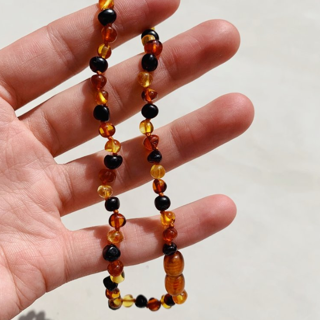 Cleanse & Co. Kids. Multi 3 Colour Amber Necklace For Kids. Soll. The Label.